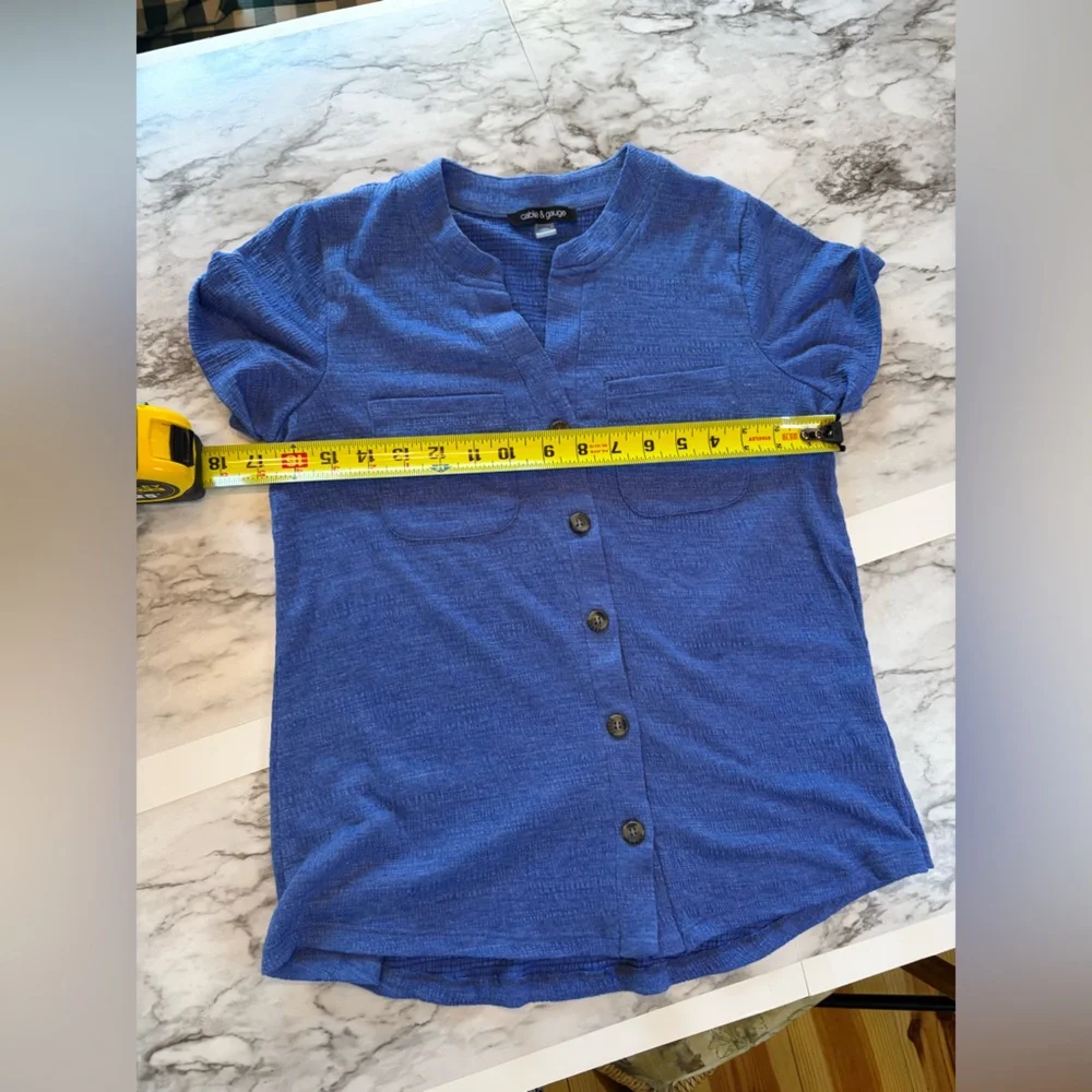 Cable & Gauge blue button down Top SIZE S - Picture 5 of 5